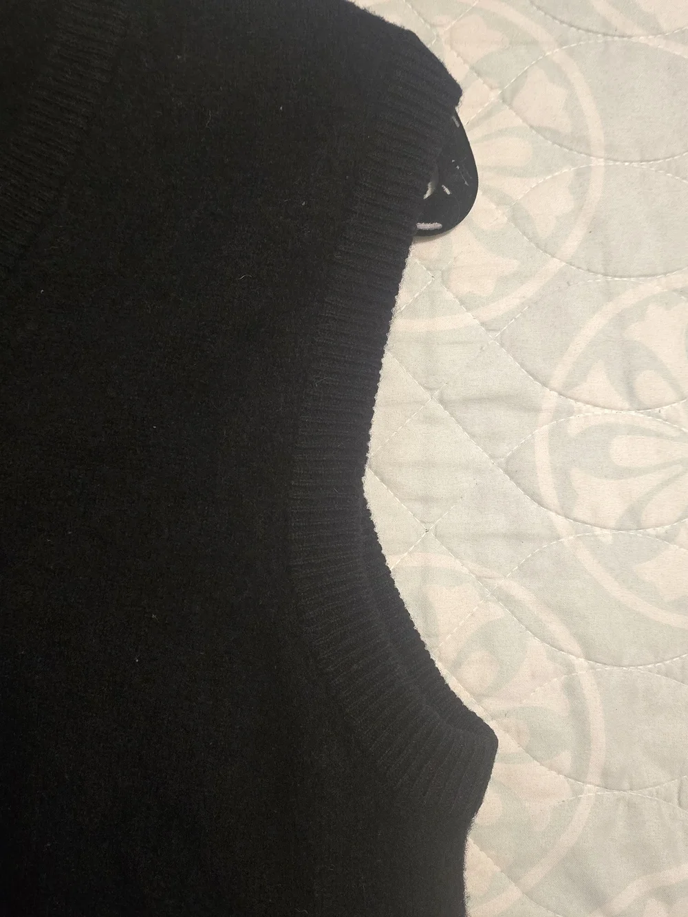 Club Rool Black V-Neck Wool Sweater Vest - Polo Country Club Style, Men's Medium